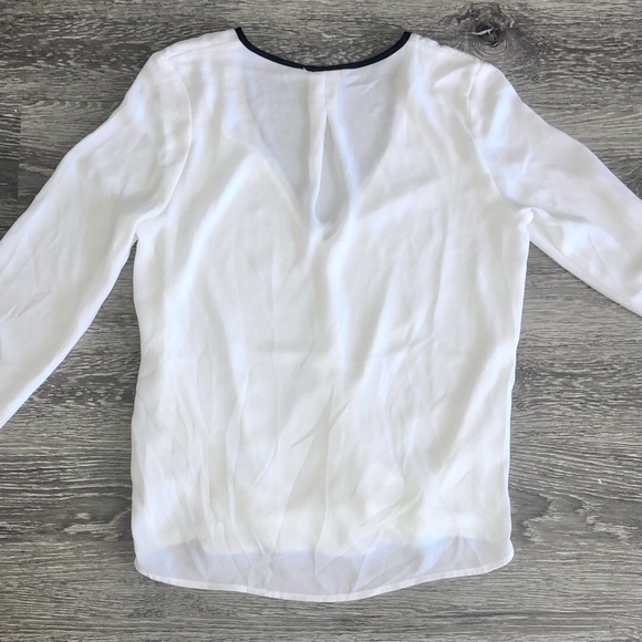 H&M v-neck layered long sleeve blouse - Picture 7 of 9